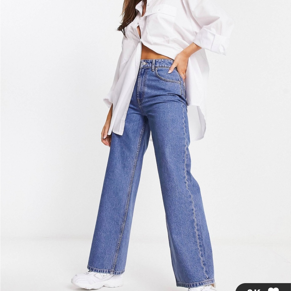 ~BRAND NEW~ASOS DESIGN relaxed dad jeans in mid blue